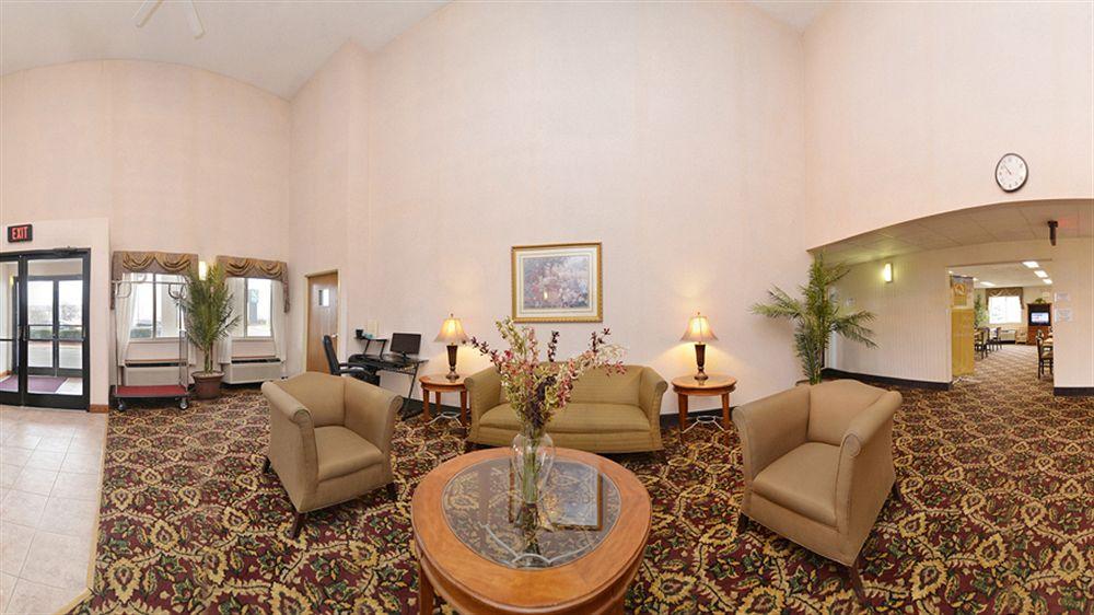 Quality Inn & Suites Woodstock Near Lake Geneva מראה פנימי תמונה