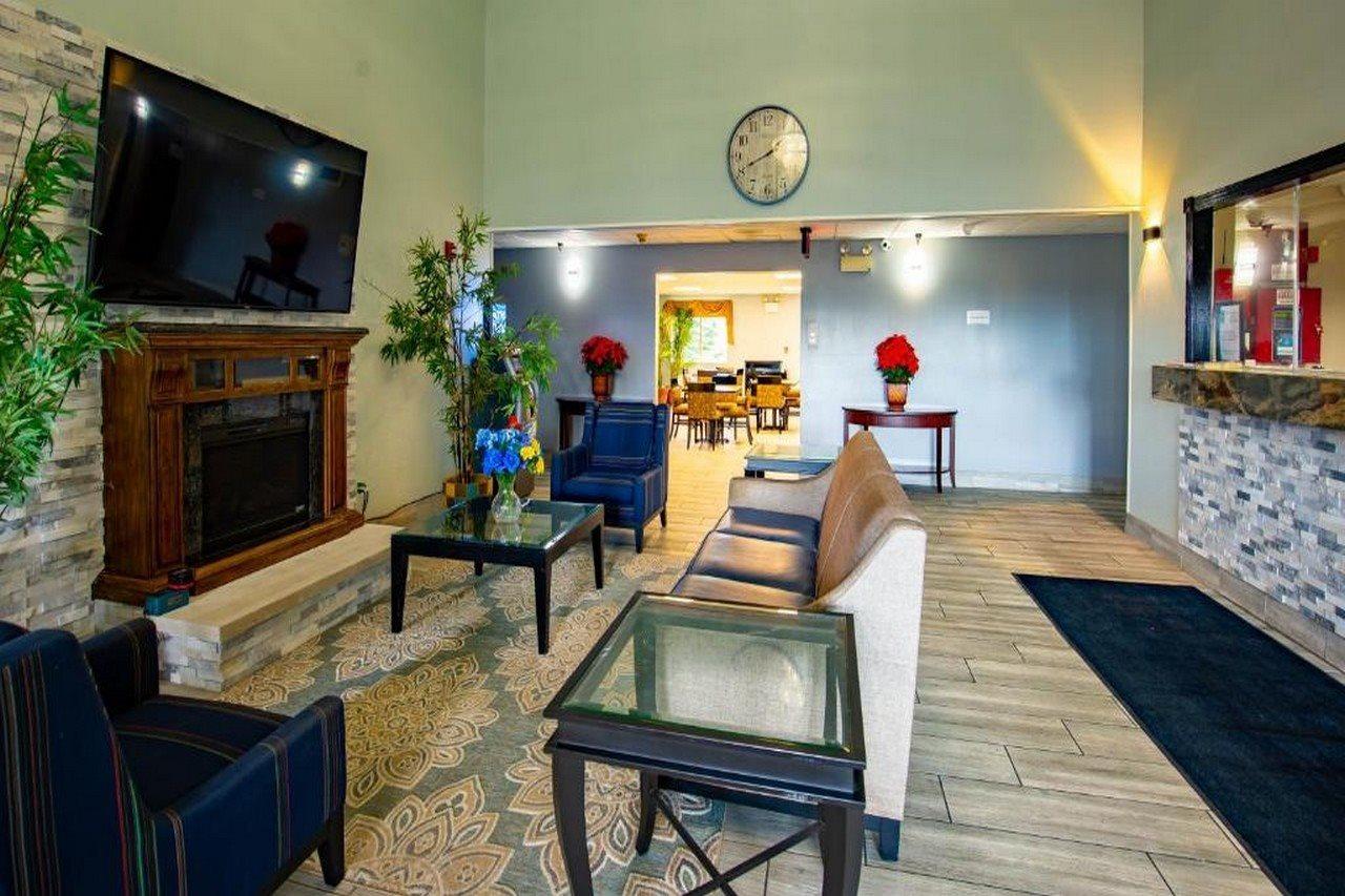 Quality Inn & Suites Woodstock Near Lake Geneva מראה חיצוני תמונה