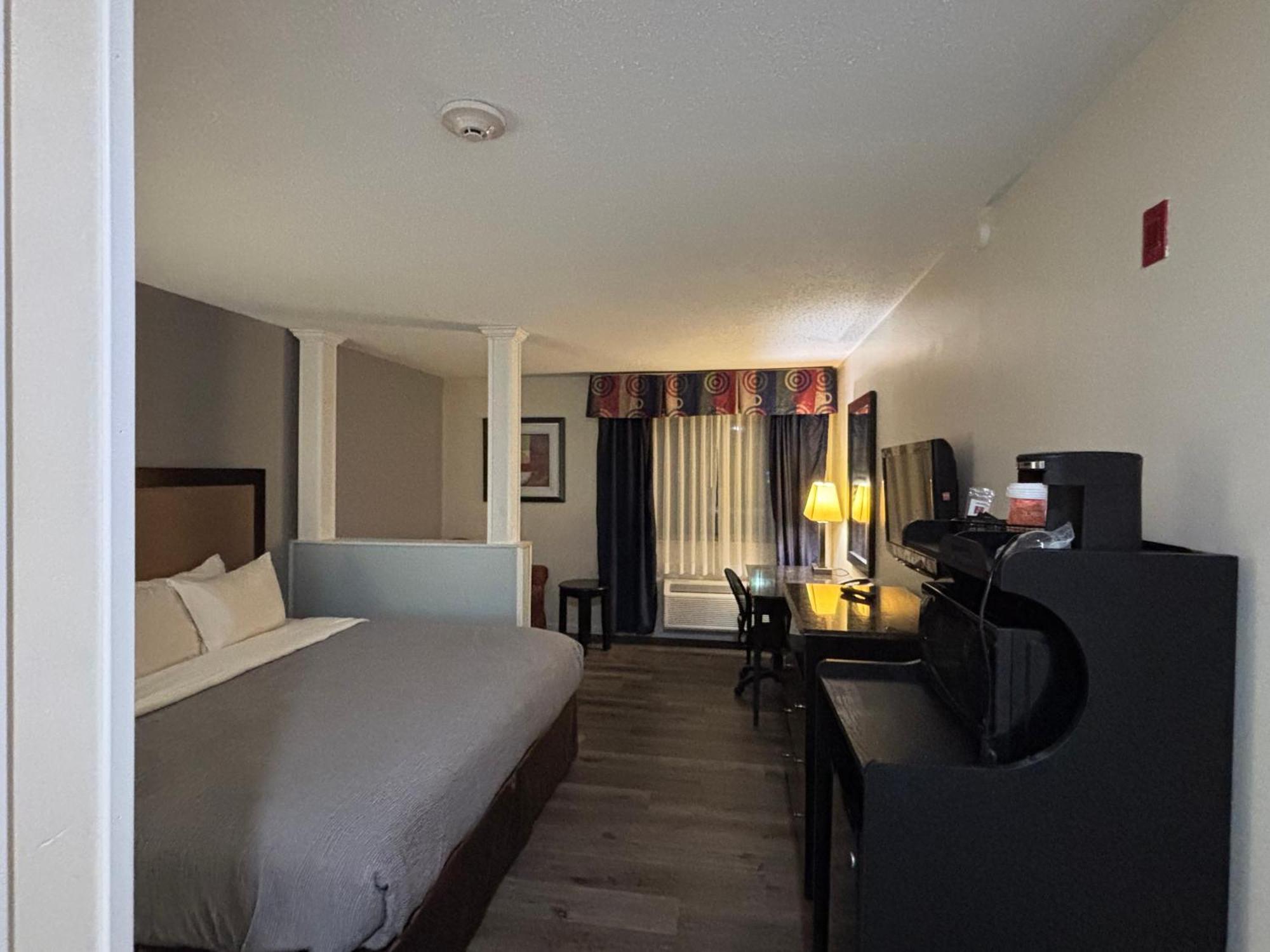 Quality Inn & Suites Woodstock Near Lake Geneva מראה חיצוני תמונה