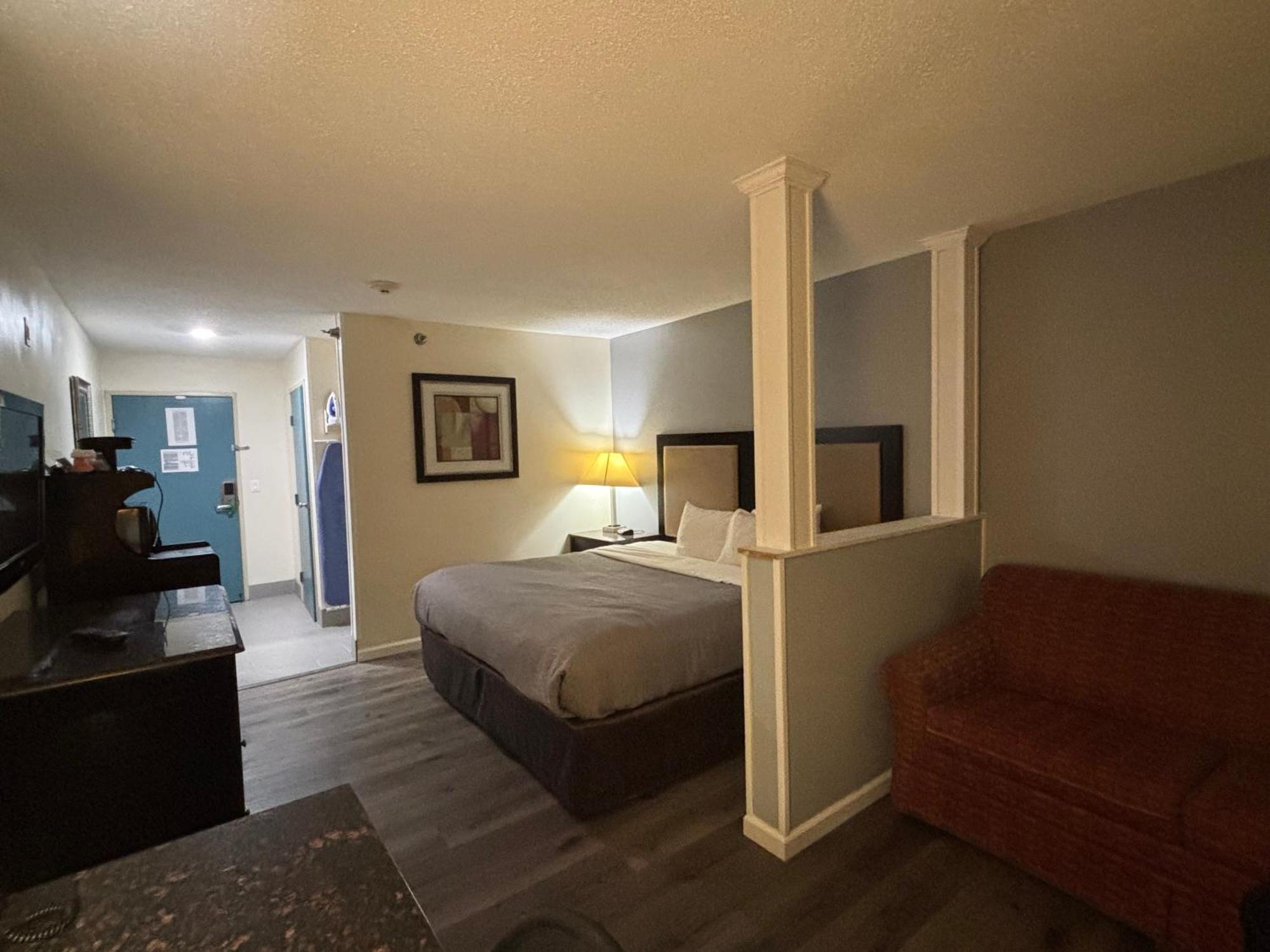 Quality Inn & Suites Woodstock Near Lake Geneva מראה חיצוני תמונה