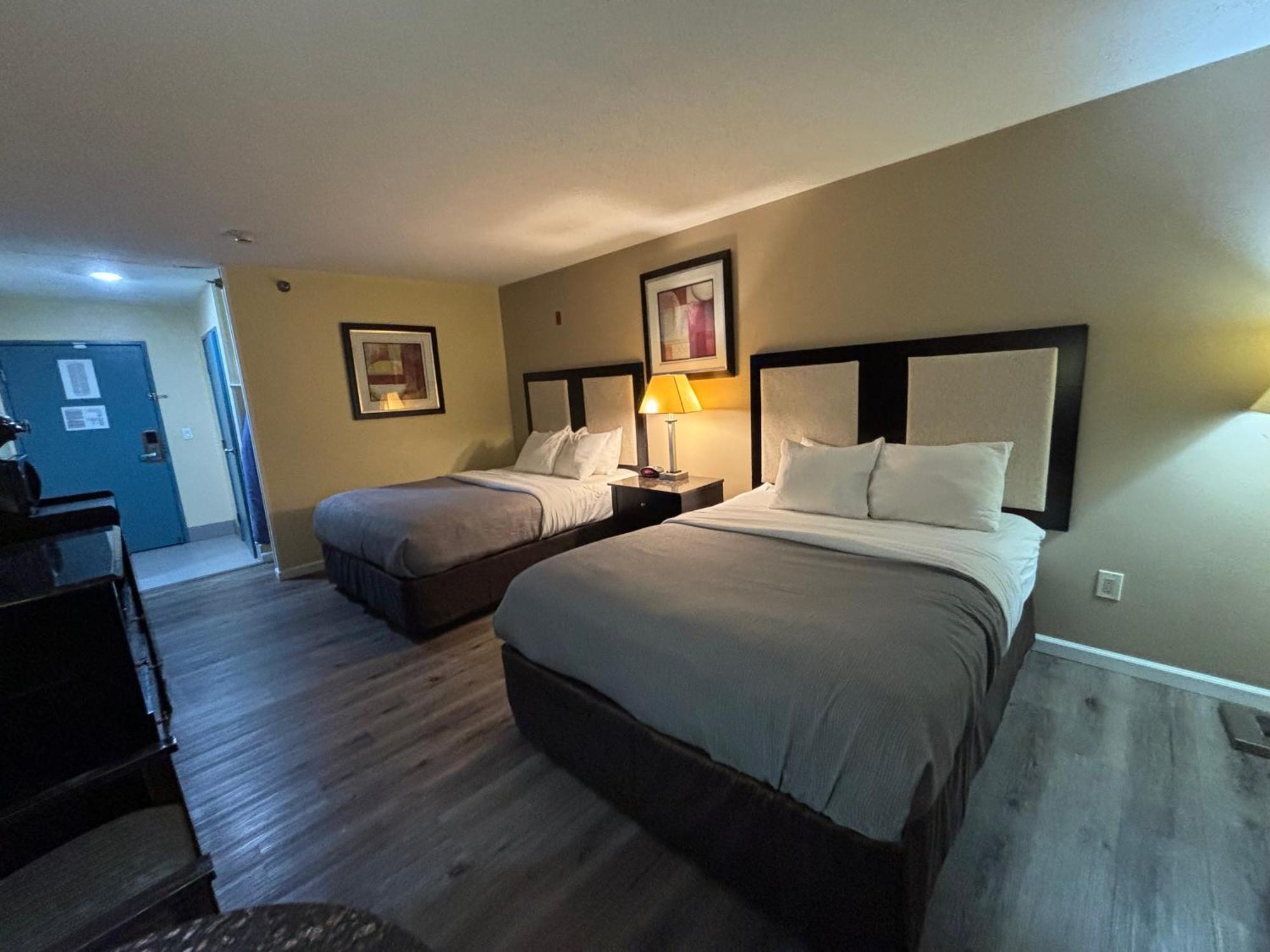 Quality Inn & Suites Woodstock Near Lake Geneva מראה חיצוני תמונה