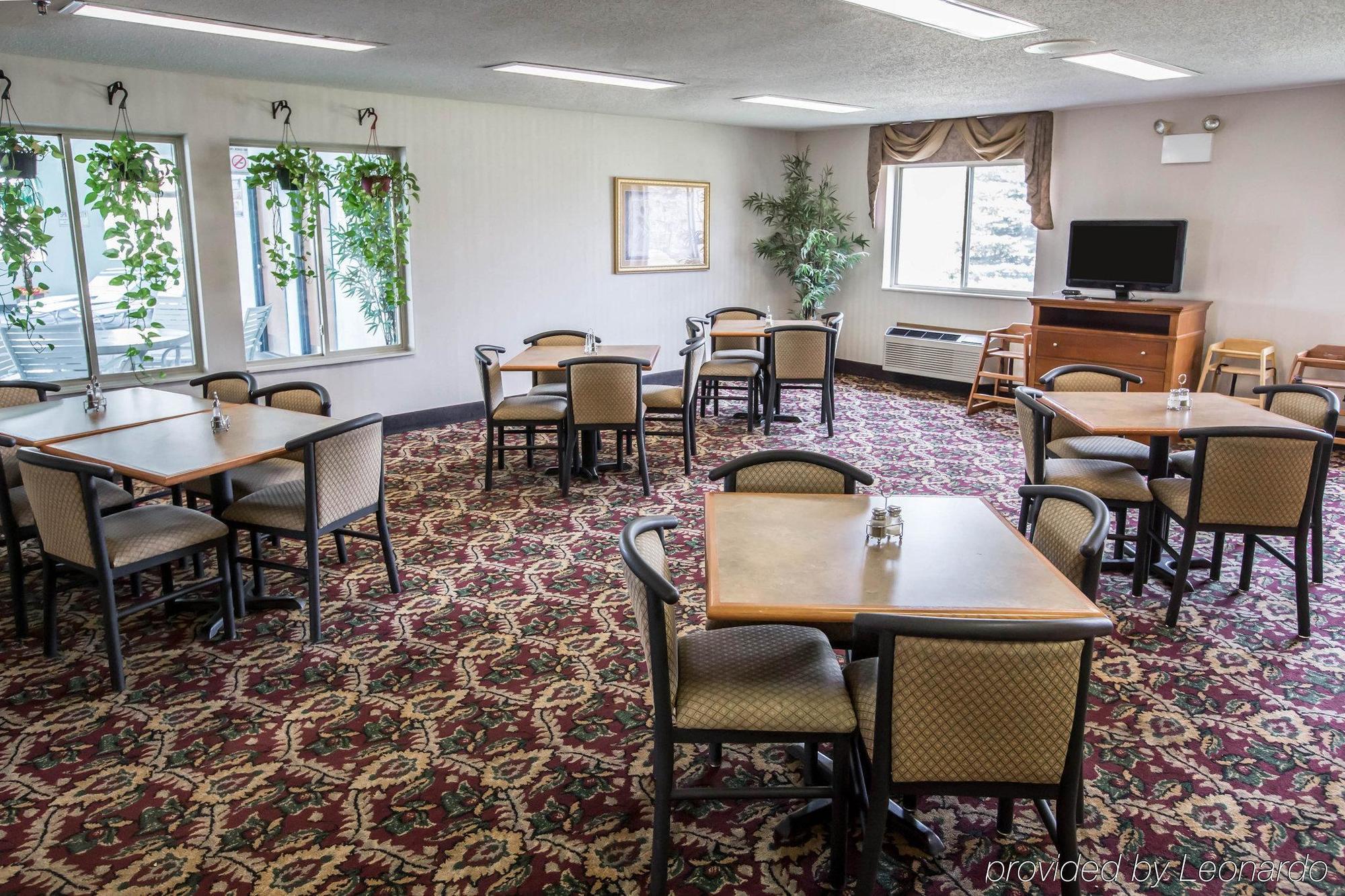Quality Inn & Suites Woodstock Near Lake Geneva מראה חיצוני תמונה